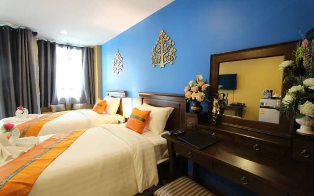 Le Bangkok Hotel - photo 4