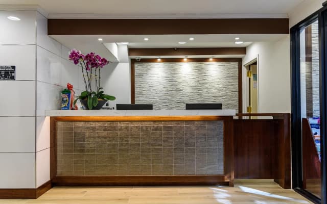 Flushing Central Hotel 88 - photo 2