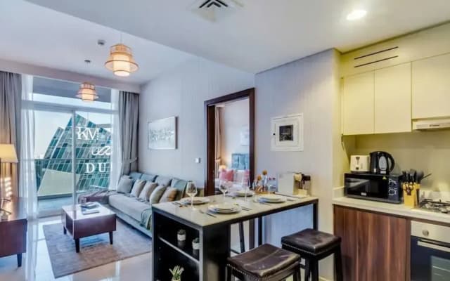 Waterfront 2BR w Canal View Near Burj Khalifa - photo 4