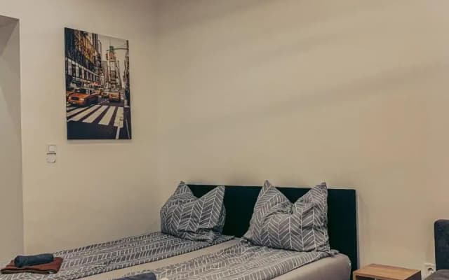 Heroes Square Apartment - photo 4