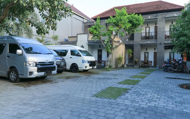 Hotel Warta Putra - photo 3