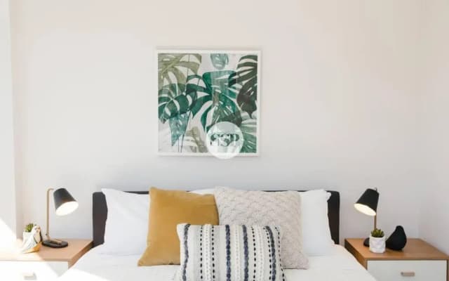 St Kilda Rd LVL4 2BDR2BATHR WIFI Albert Park - photo 2
