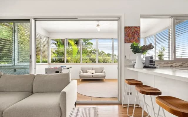 Luxury 2-bed With Ocean Views and Garden - photo 3