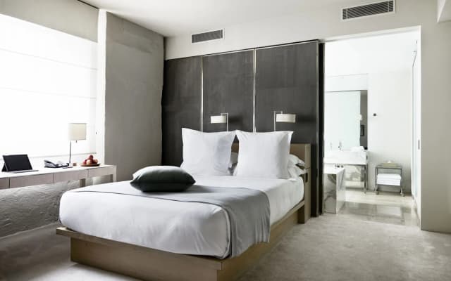 Establishment Hotel - photo 3