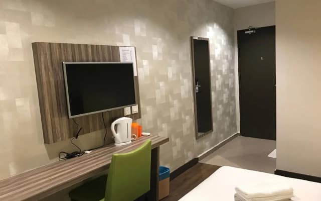 Victory Hotel - photo 2