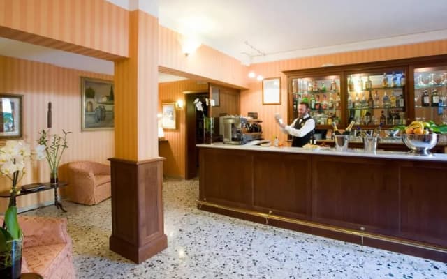 Hotel Silla - photo 2