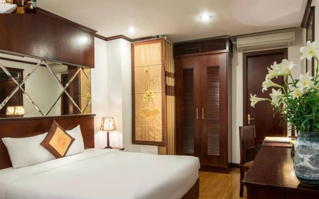 May De Ville Lakeside Hotel - photo 3