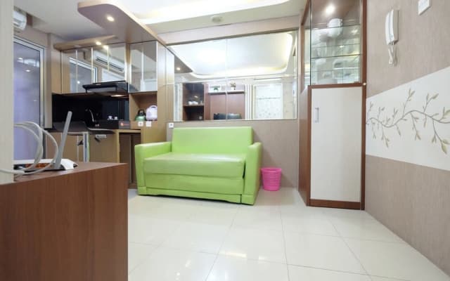 Extravaganza 2BR Bassura City Apartment - photo 3
