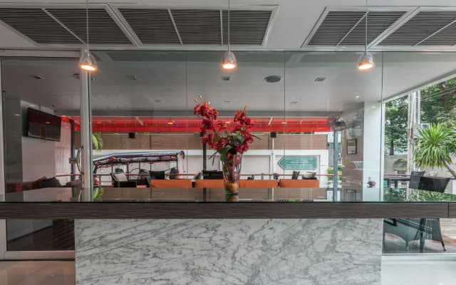 Hotel Solo Sukhumvit 2 - photo 2