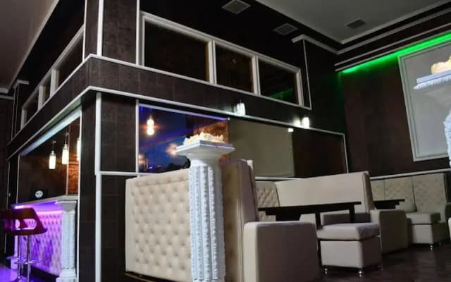 Grand Royal Hotel - photo 2
