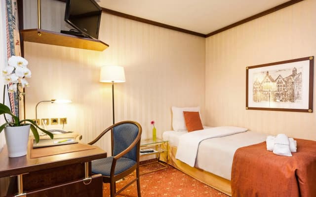 Living Hotel Berlin Mitte - photo 4