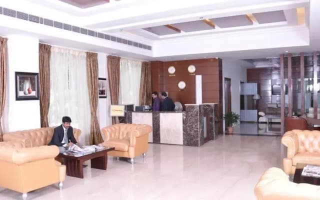 Lilywhite Hotel - photo 2