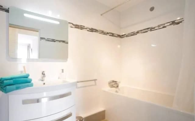 Apartment Rue Claude Terrasse - photo 4