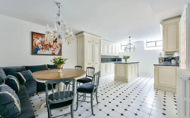 Noble Luxury Residence in the Heart of Paris - photo 2