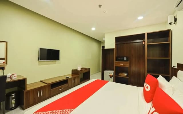 OYO 118 Golden Crown Hotel - photo 3