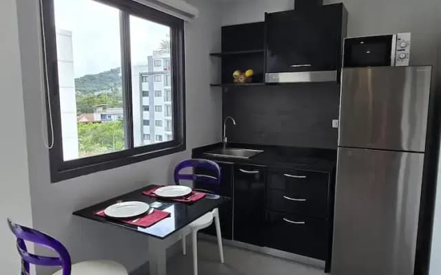 Sleek Corner 1 Bed Apt T1-607 - photo 2