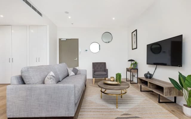 North Ryde Modern Apartment - photo 2