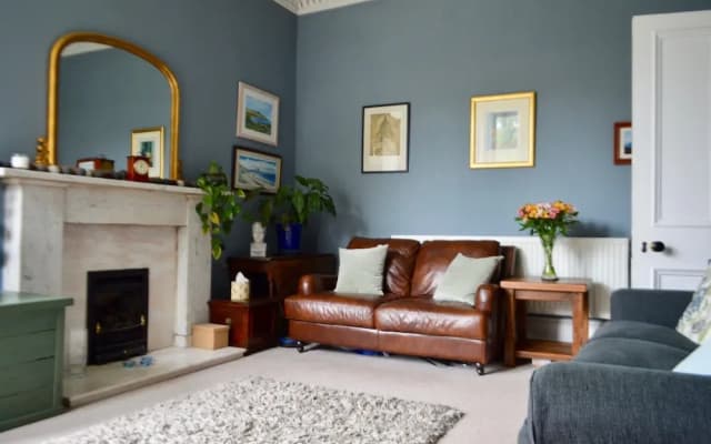 3 Bedroom Family Flat in Newington With Garden - photo 2