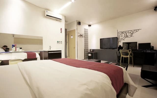 Suyu Solid Hotel - photo 4