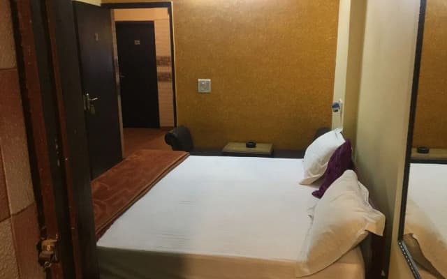 Ashu Villa Guest House - photo 4