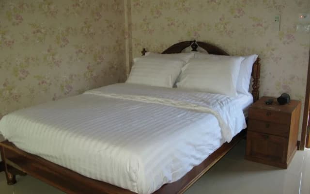 Cha-em Resort - photo 3