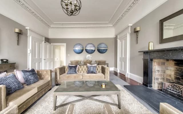 Stunning 2bdr Georgian Flat - photo 5