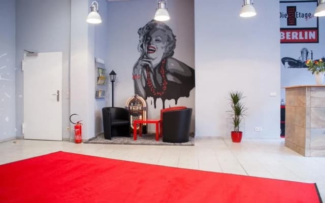 Hostel Die Etage East - photo 2