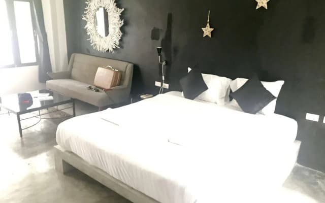 Chic Boutique Hotel - photo 4