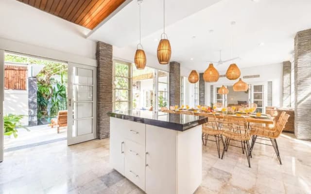 Villa Milano - Private 6 BDR Villa in Seminyak, prime Location, Pool & Garden - photo 2