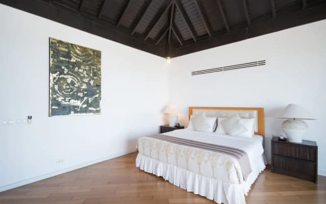 Beautiful 3-Bedroom Villa at Surin Beach - photo 4