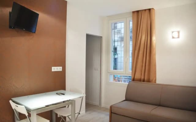 Bourgogne - Your Home in Paris - photo 3