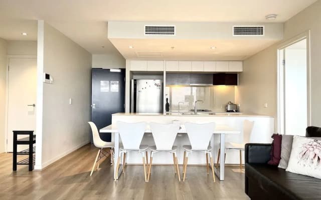 Readyset Apartments Stadium South - photo 5