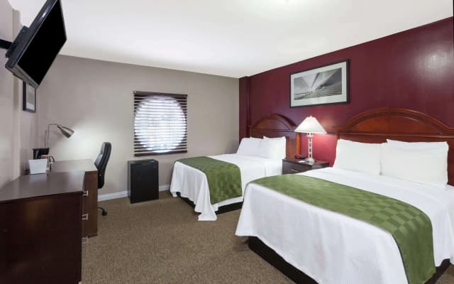 Knights Inn Downtown Los Angeles - photo 3