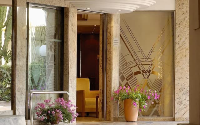 Club Inn - photo 2
