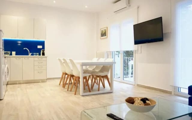 Modern & Central Apt in Athens - photo 4