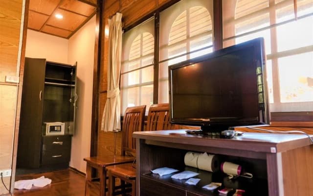 Bangrak Pier Bungalow - photo 2