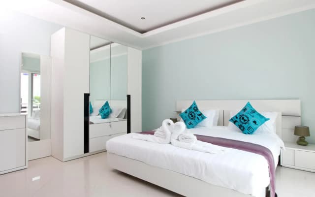 Hidden Palm Pool Villas - photo 2