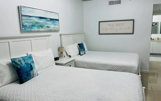 Midblock Miami - photo 3