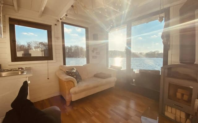 Gemütliches Hausboot mit Kamin in Berlin - photo 4