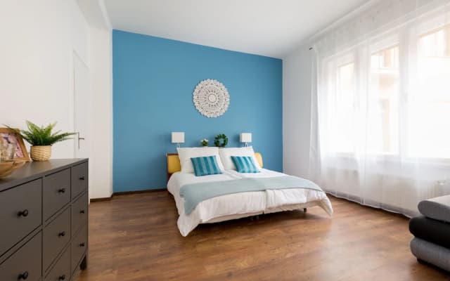Metro Central Apartment - photo 2