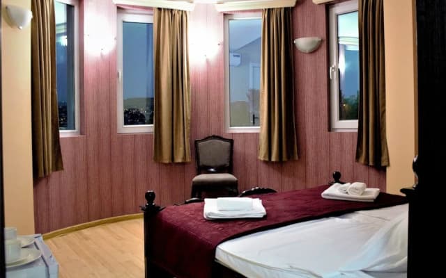 Twins Guesthouse - photo 2