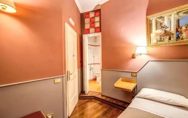 Glamour Vatican Rooms - photo 3