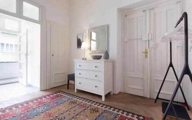 Chic And Spacious Buzulucka Apartment - photo 2