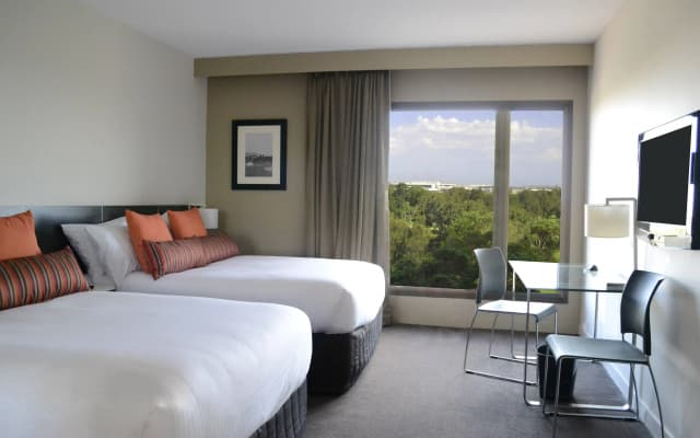 Novotel Sydney International Airport Hotel - photo 4