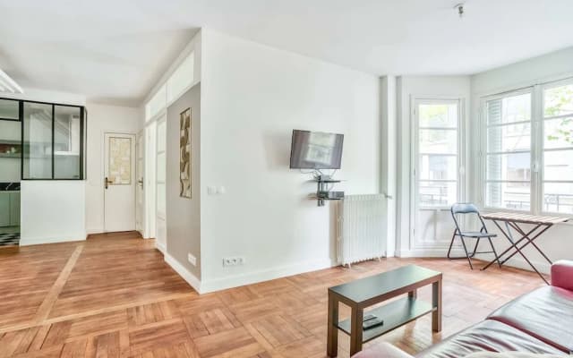 Apartment With Balcony Near Gare Montparnasse - photo 3