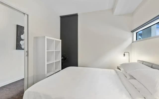 Fitzroy North 1-bed With Balcony by Edinburgh Park - photo 2