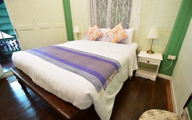 Green Teak House - photo 3