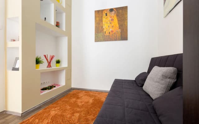 7 Miles Apartmans - photo 2