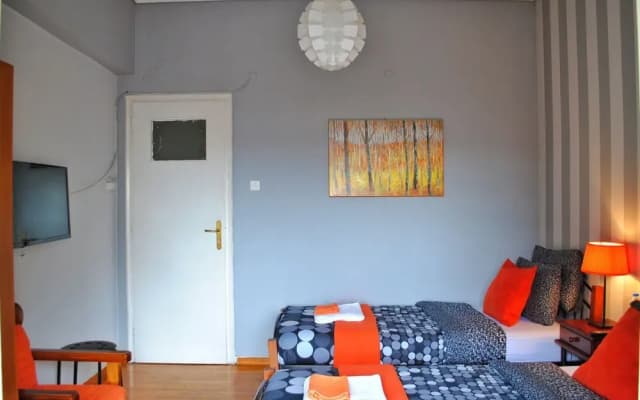 Athens Smart 3-room Apartment - photo 2