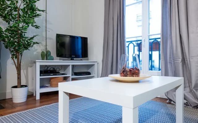 Chic & Spacious Flat at Tocqueville - photo 4